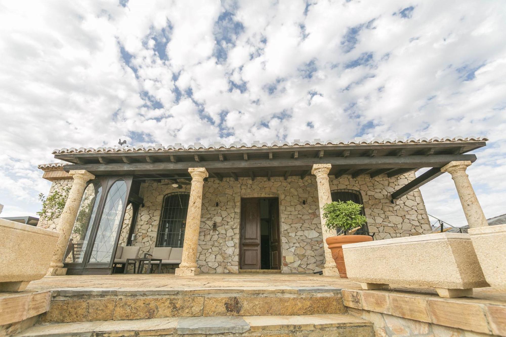 Villa Canovas - Leones Nerja